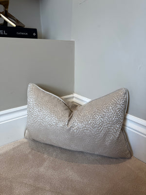 Zara medium rectangle clay piping