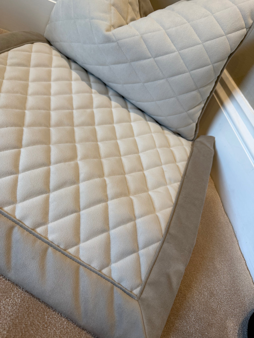 Single quilted bed runner & cushion