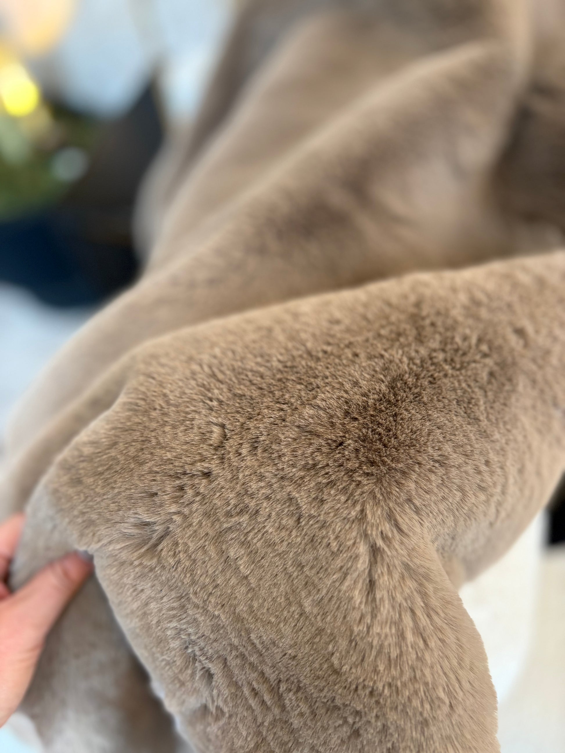 Fawn luxury faux fur throw limited edition