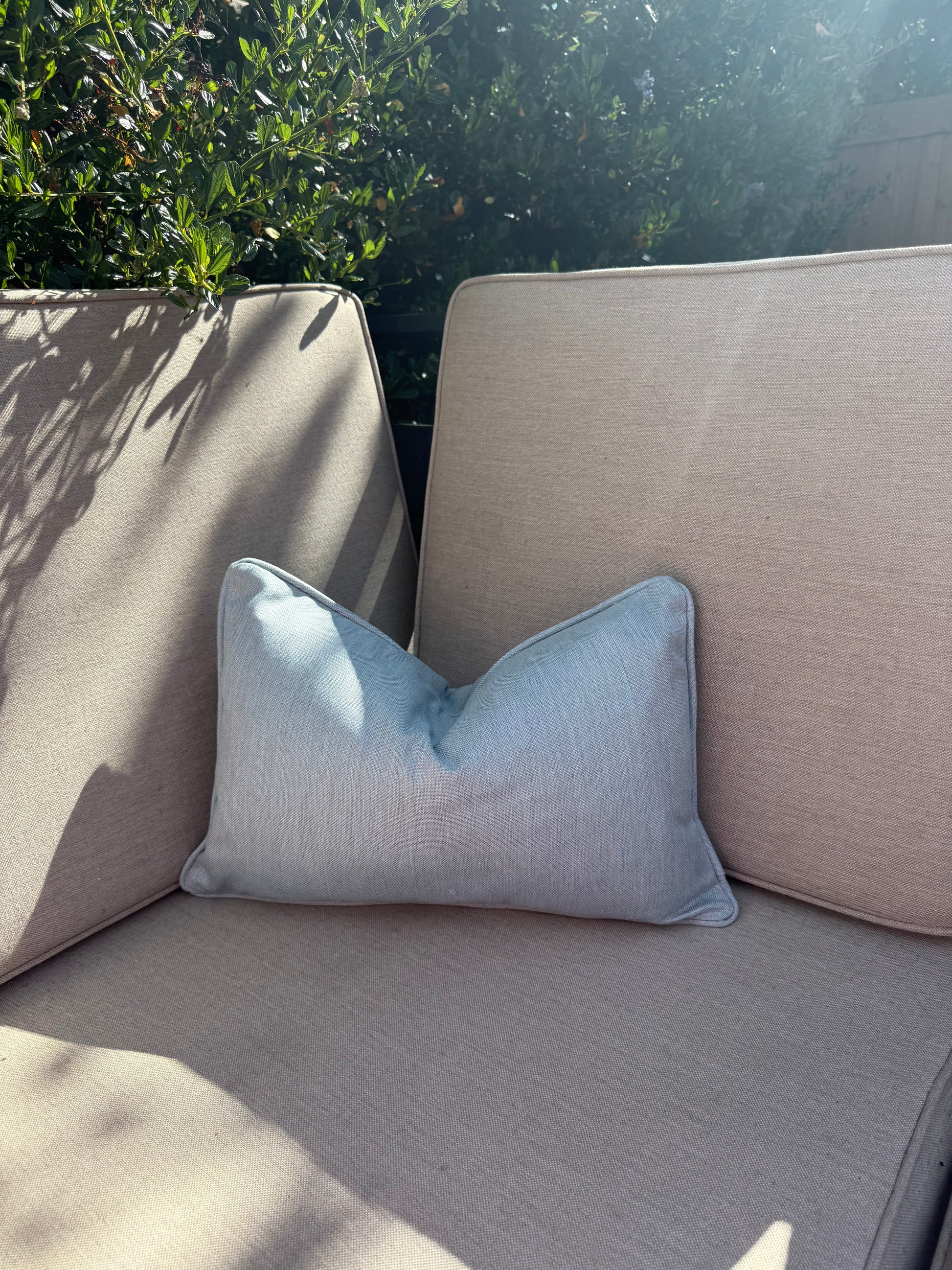 Medium soft blue outdoor rectangle