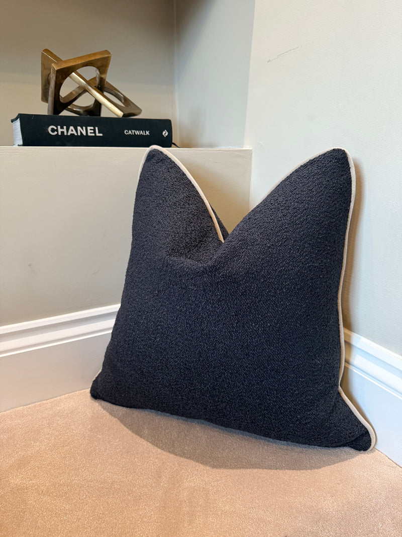 Black Boucle 20”