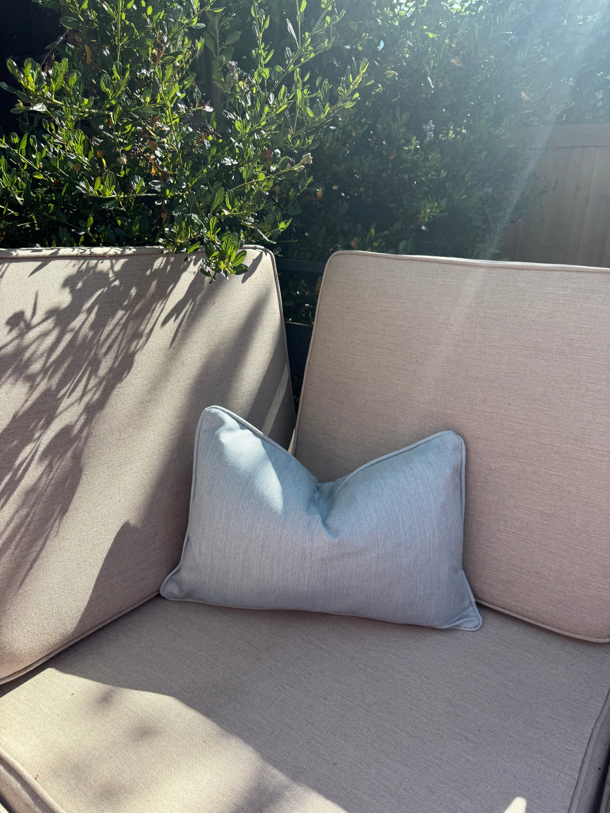 Medium soft blue outdoor rectangle