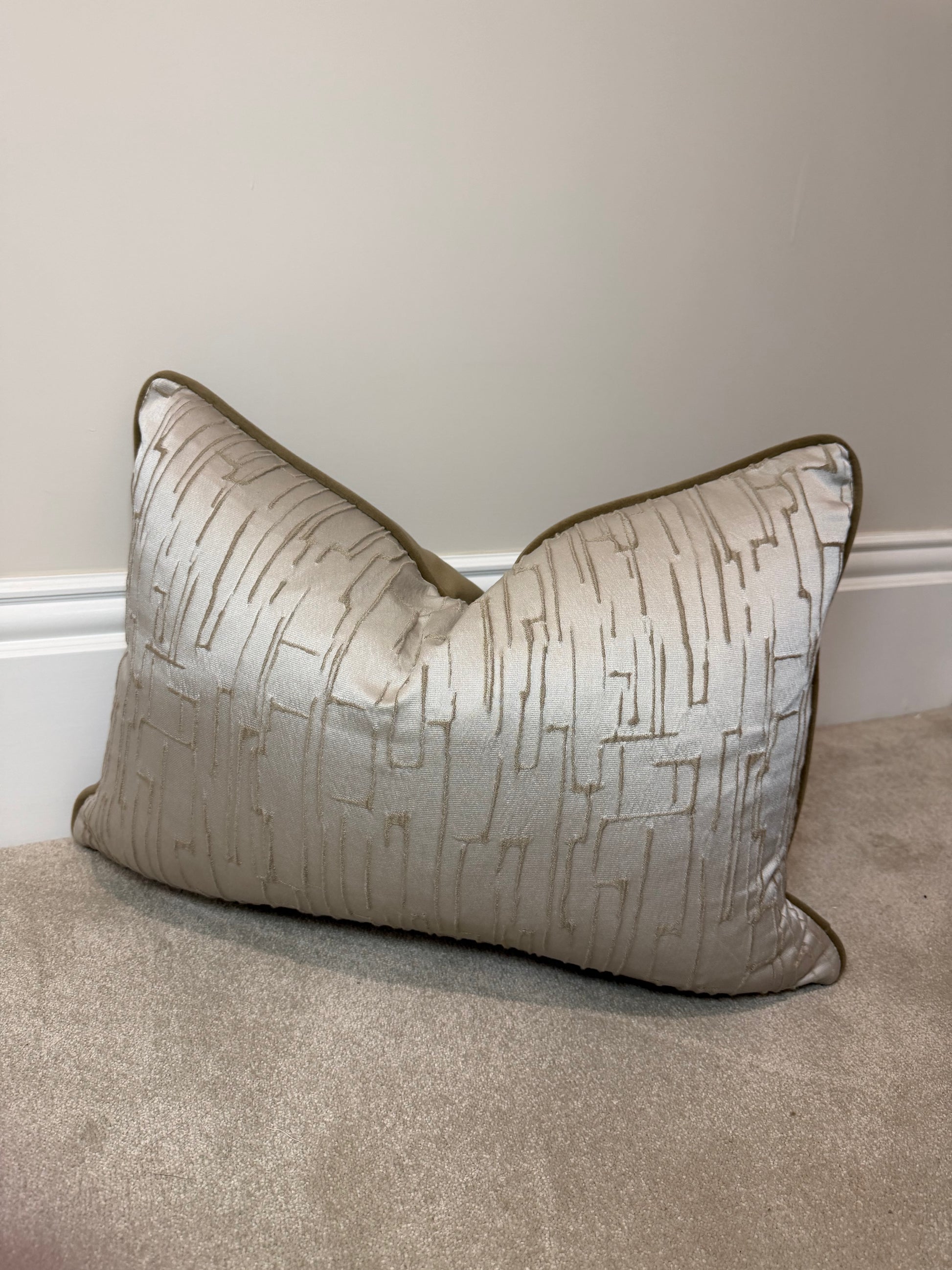 Raye large rectangle cover