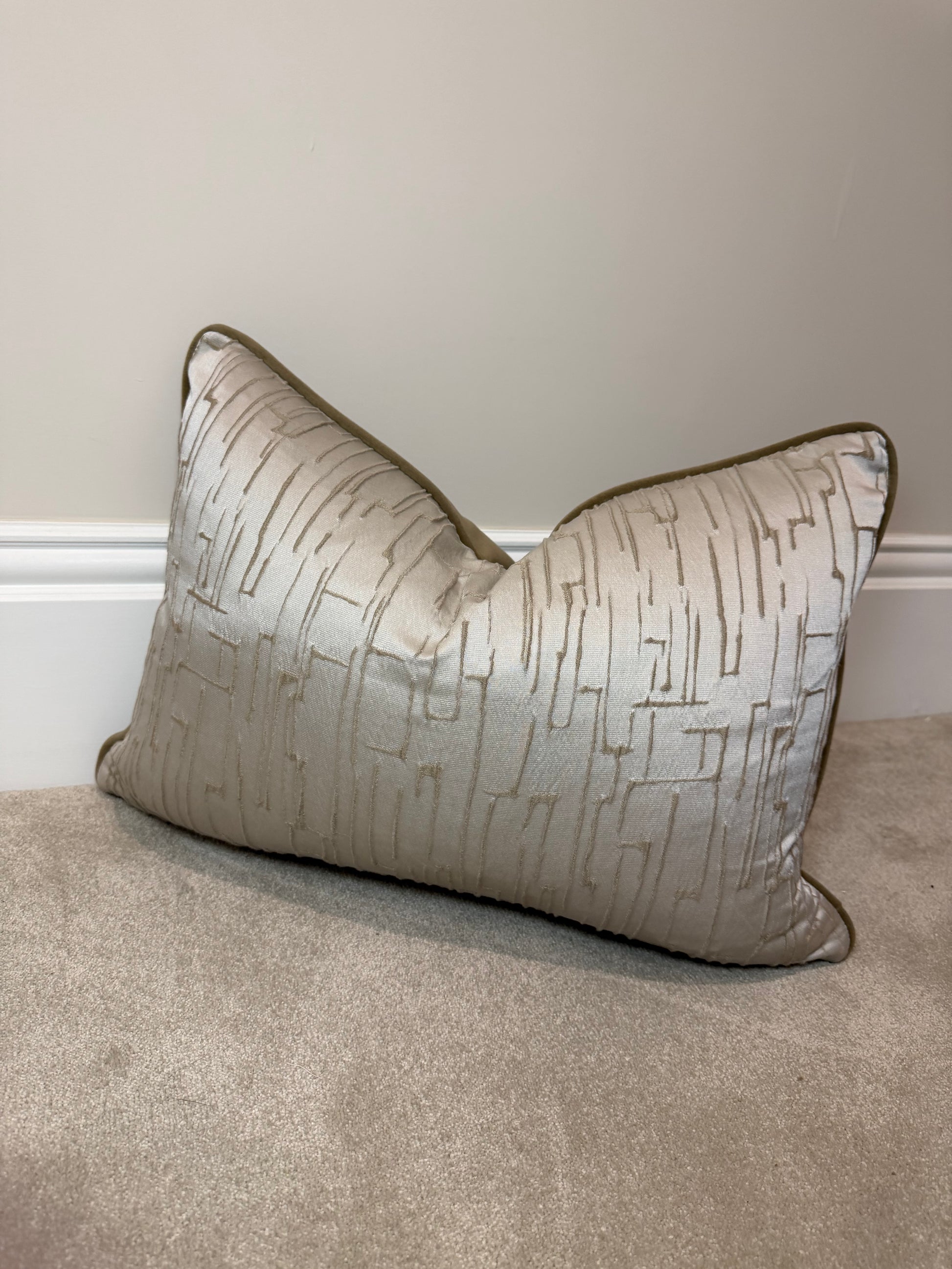 Raye large rectangle cover