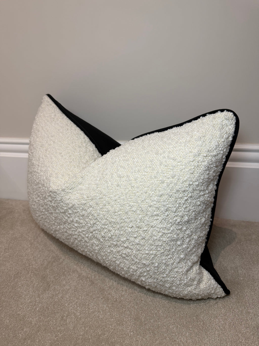 Boucle black piping large rectangle cover