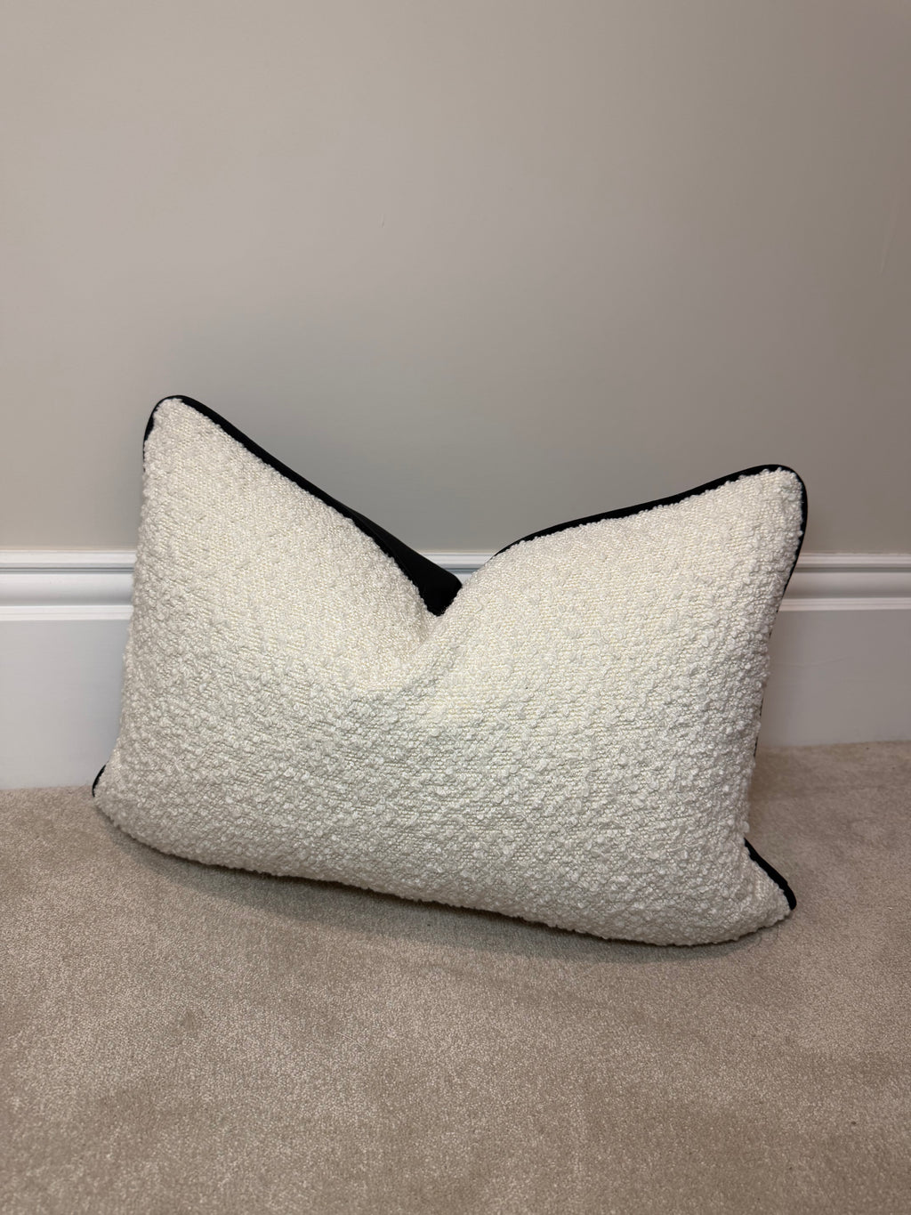 Boucle black piping large rectangle cover