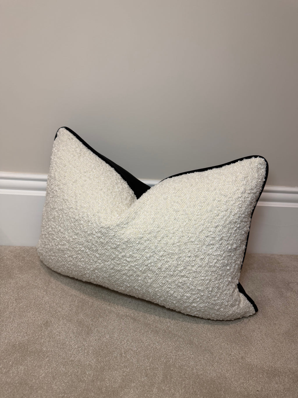 Boucle black piping large rectangle cover