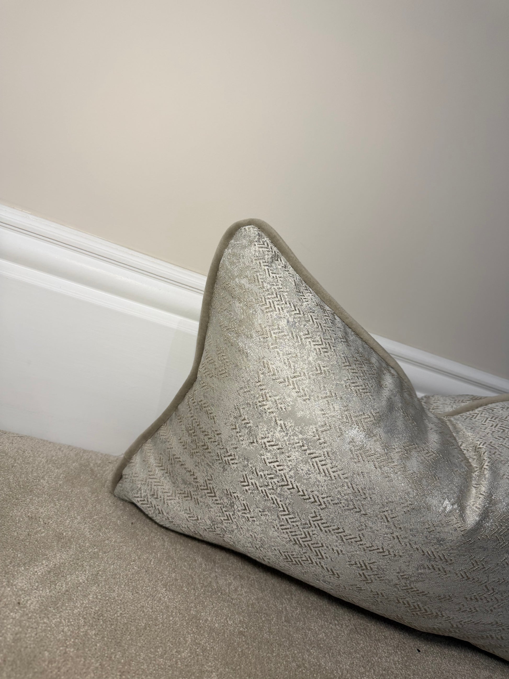 Tara medium rectangle cover