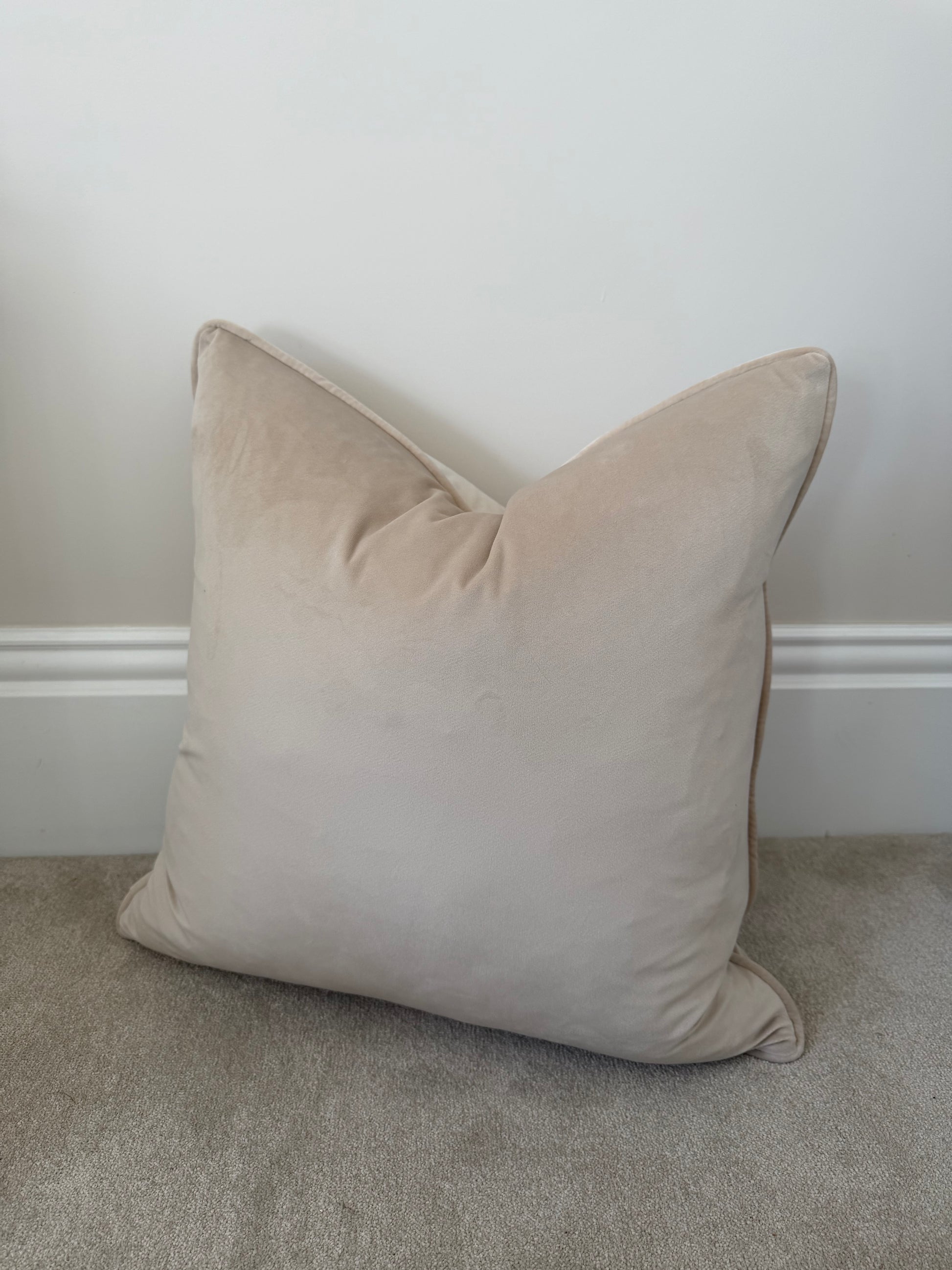 Latte 20” square cover