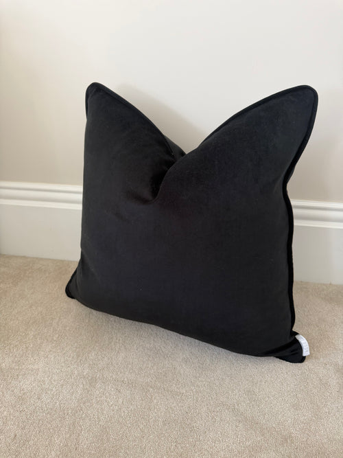 Black beauty 20” cover