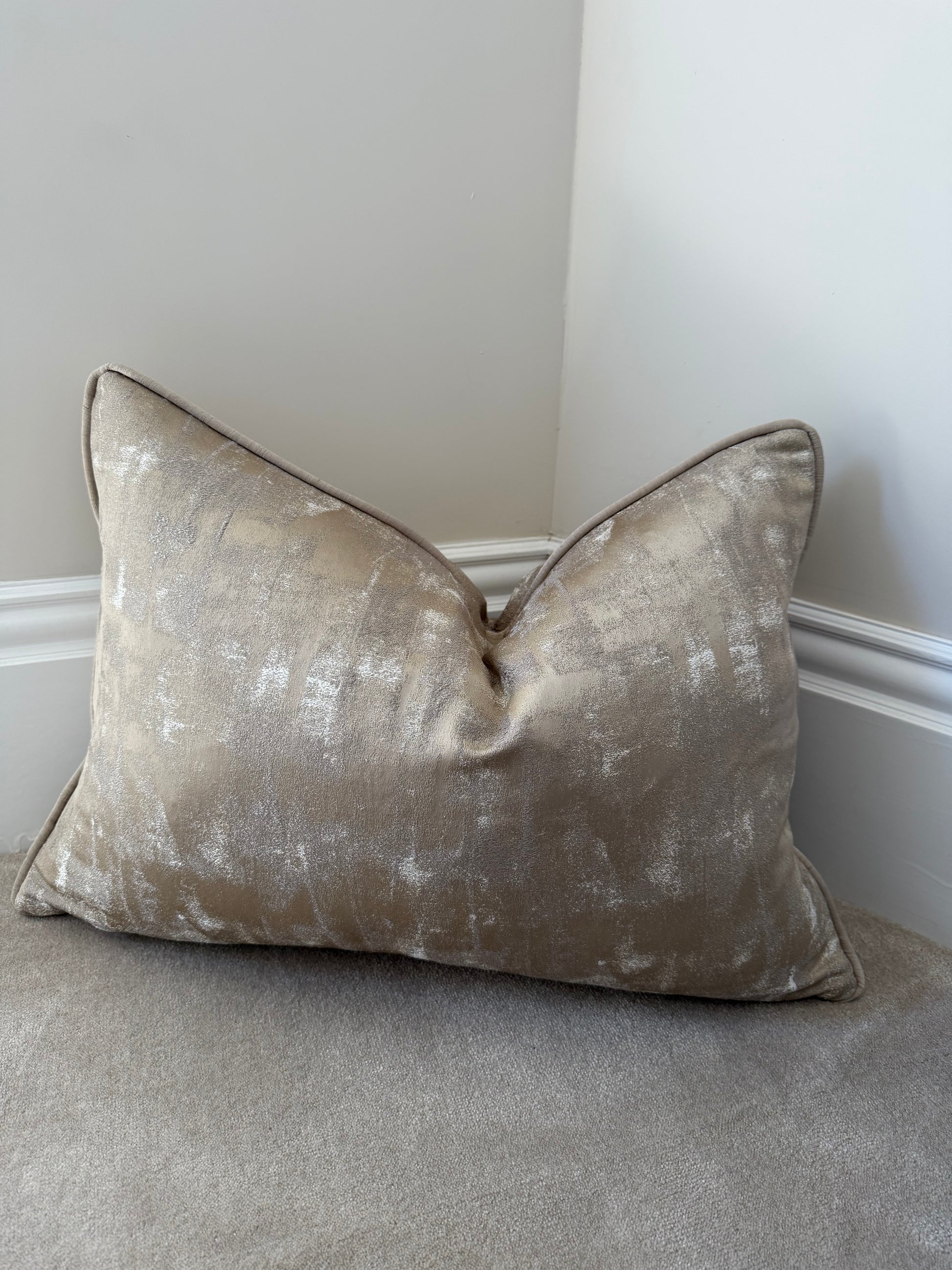 Bronzey gold rectangle large cover